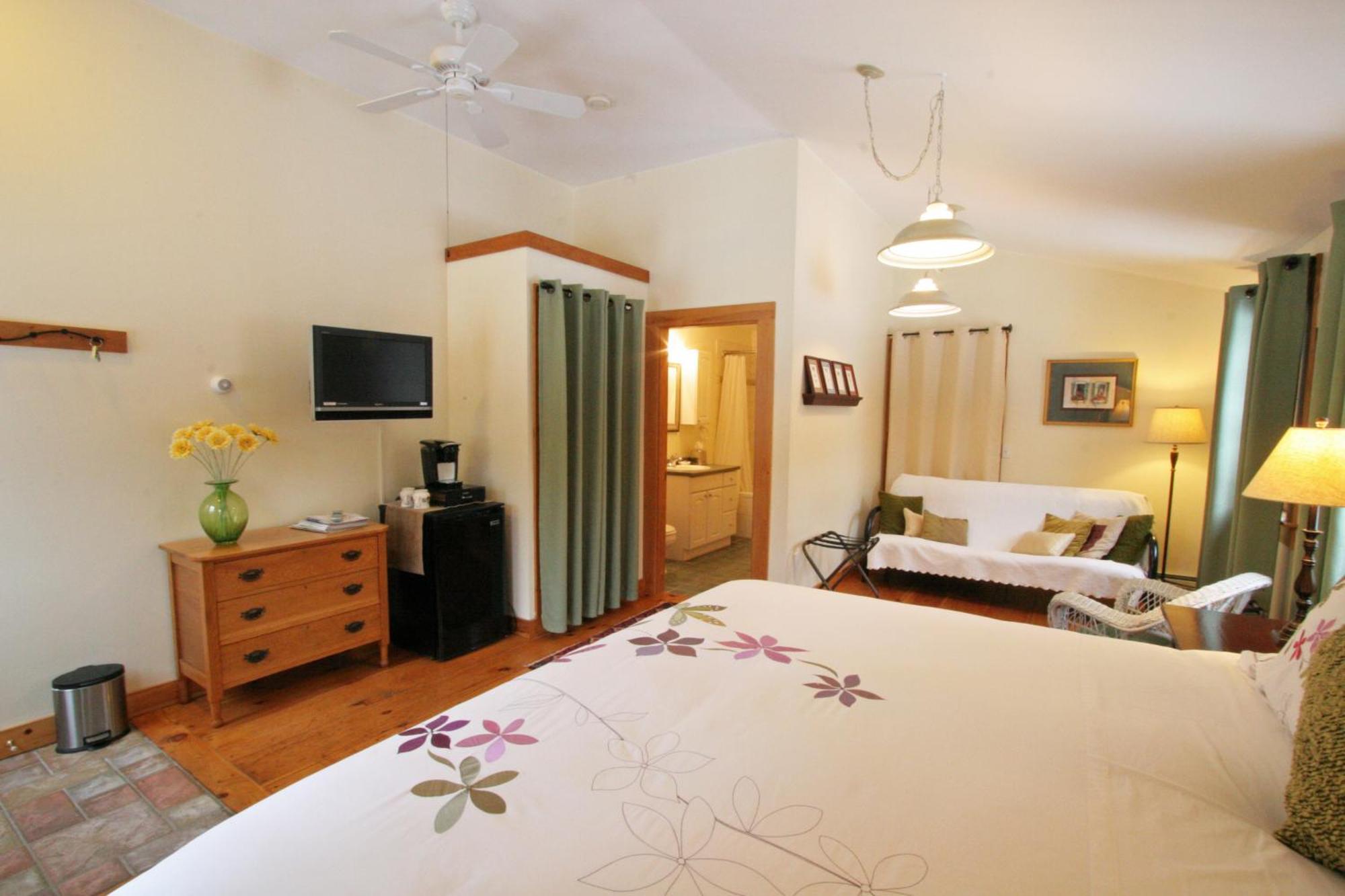 Old Saco Inn Fryeburg 部屋 写真