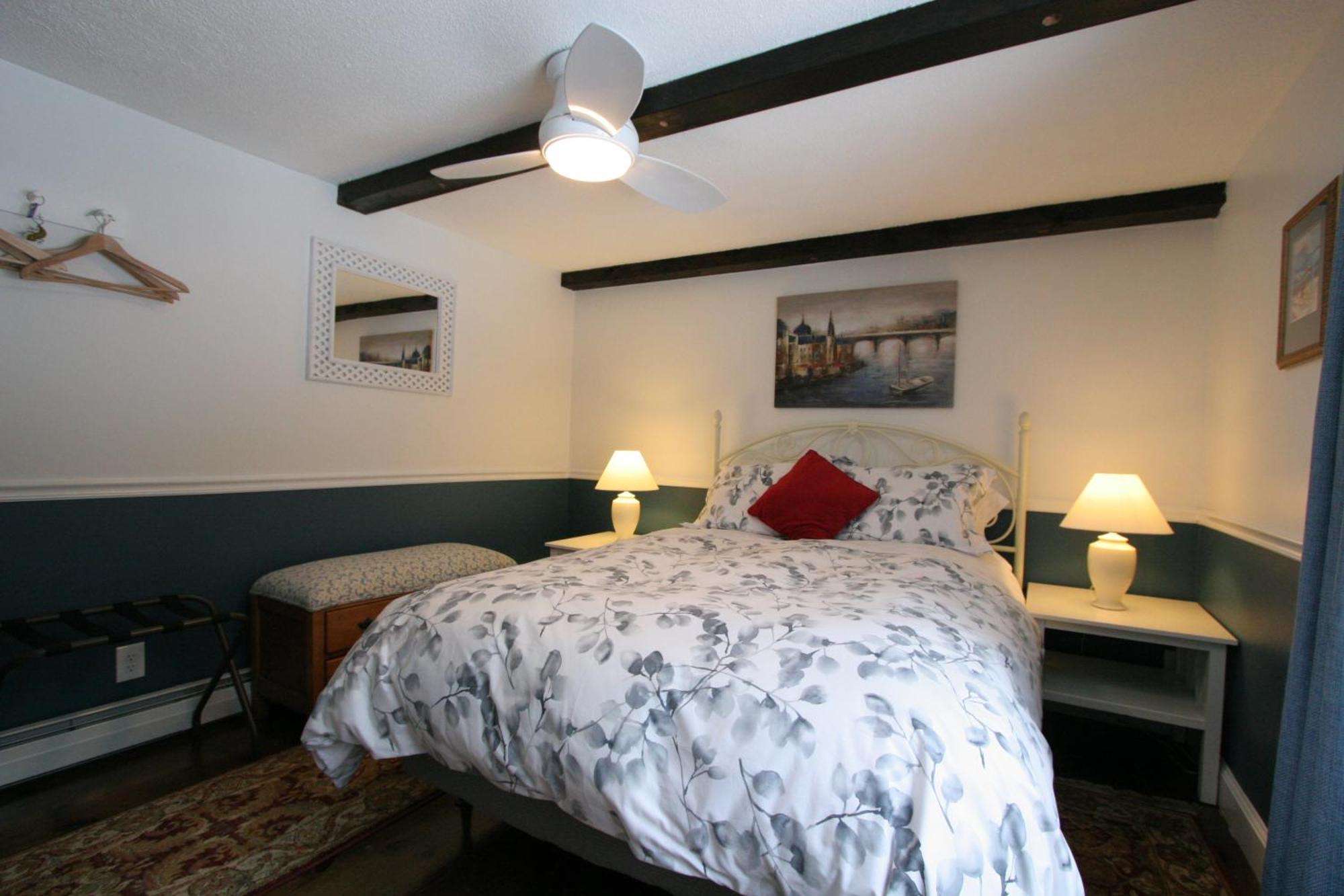 Old Saco Inn Fryeburg 部屋 写真